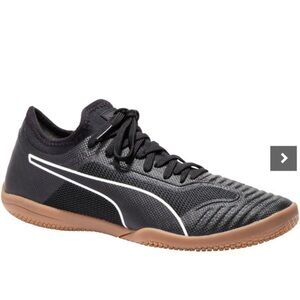 Men’s 365 Roma size 6.5 sala indoor training shoe